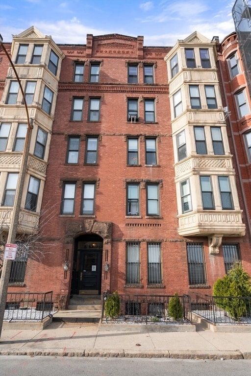 Building Photo - 19 Cortes St