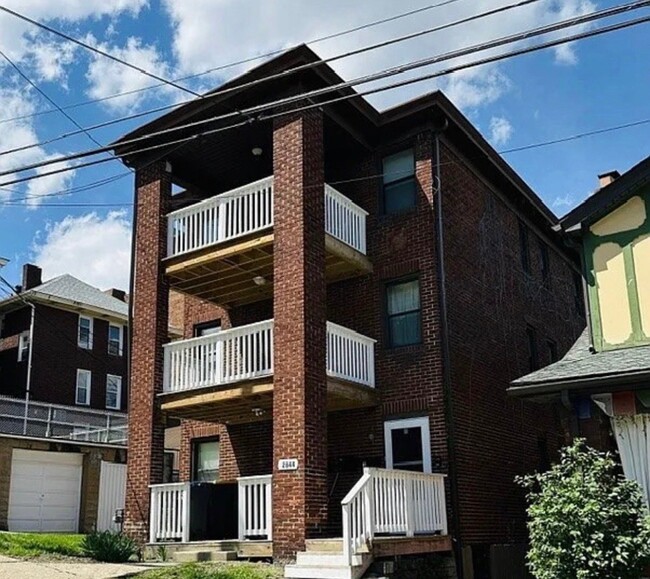 Building Photo - 2844 Louisiana Ave