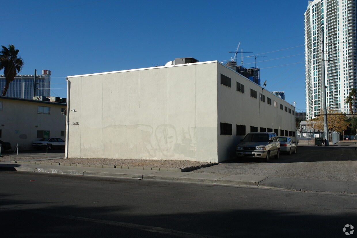 Building Photo - 2645 Van Patten St