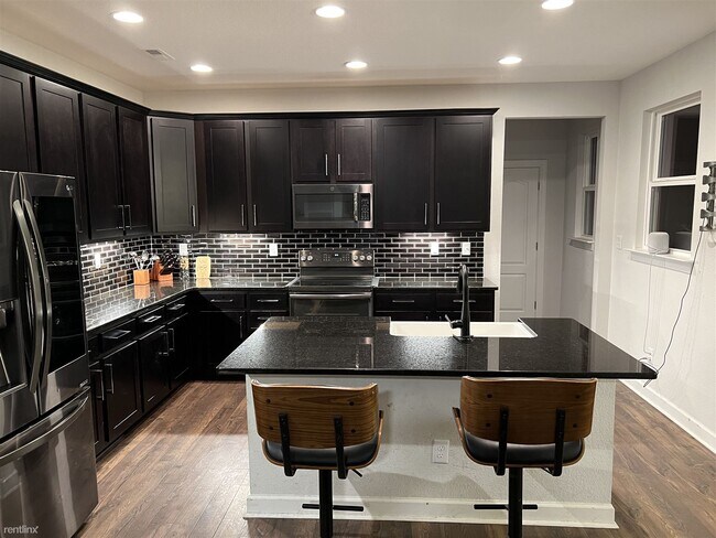 Building Photo - 3 br, 2.5 bath House - 15 East Berkley Drive