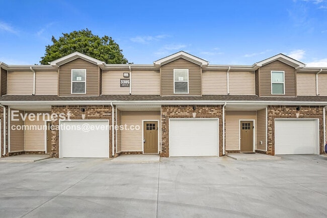 Building Photo - 3385 Polly Dr