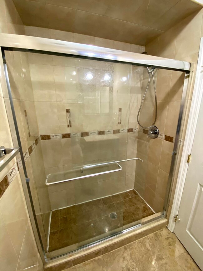 Stand-in Shower - 219 Congress St