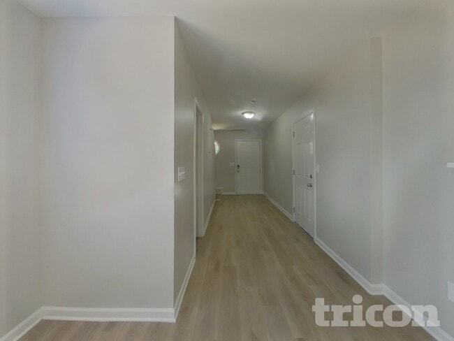Building Photo - 8743 Sharonbrook Dr