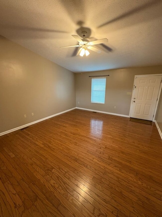 Building Photo - 1801 Brookline Ct