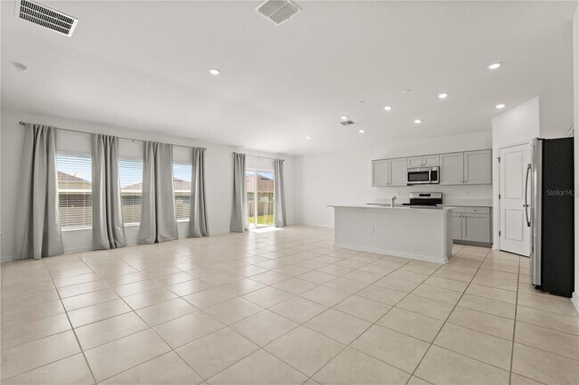 Building Photo - 680 Sand Pne Ln