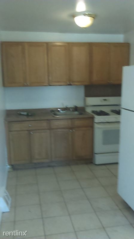 Building Photo - 355 Long Ln