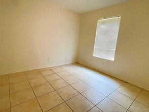 Building Photo - 1307 Brenda Ln