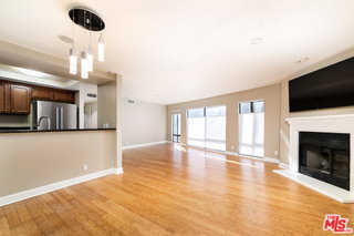 Building Photo - 1633 S Bentley Ave