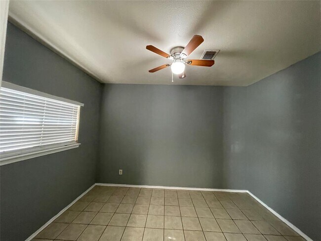 Foto del edificio - 8310 Wild Rose St
