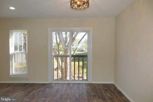 Foto del edificio - 17325 Sandy Knoll Dr