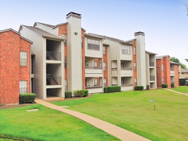Primary Photo - Villa Del Mar Apartments