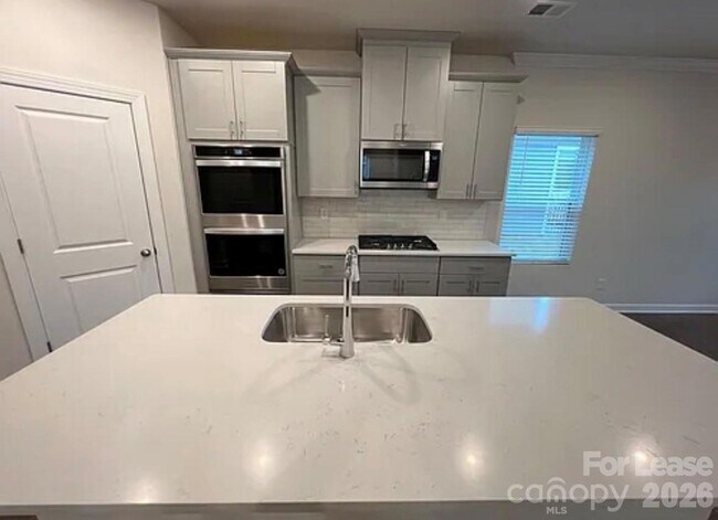 Foto del edificio - 826 Windage Wy