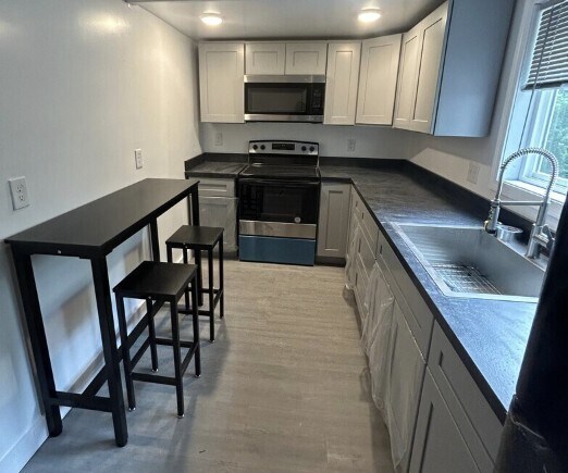 Foto principal - 353 Crescent St