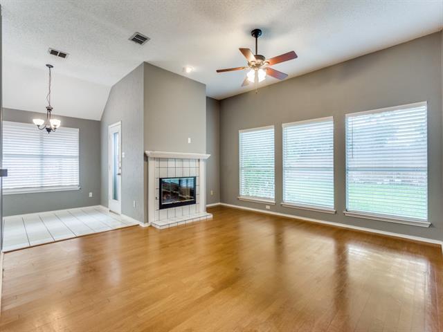 Foto del edificio - 2718 Chatsworth Dr