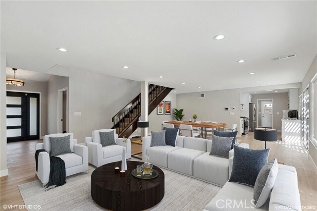 Foto del edificio - 17552 Wayne Ave