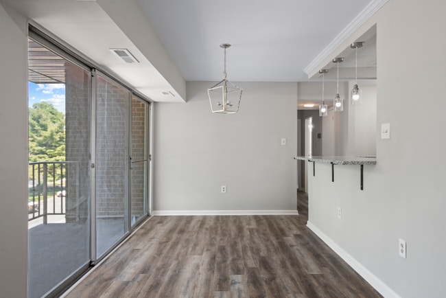 Foto del edificio - 3802 Bel Pre Rd