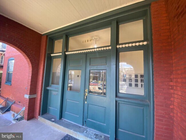 Building Photo - 1310 Delaware Ave