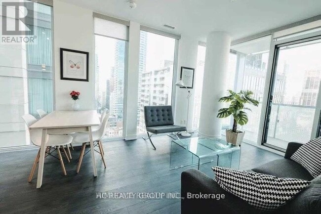 Building Photo - 2191 Yonge St