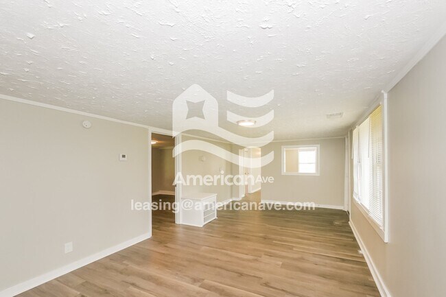 Foto del edificio - 1116 Lovely Ln