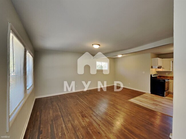Building Photo - 3 br, 1.5 bath House - 6633 Court M