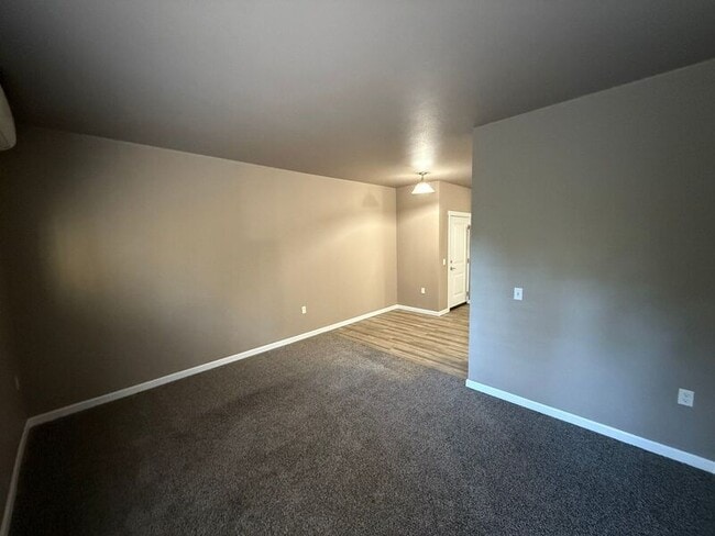 Foto del edificio - 4255 Hawthorne Ave NE