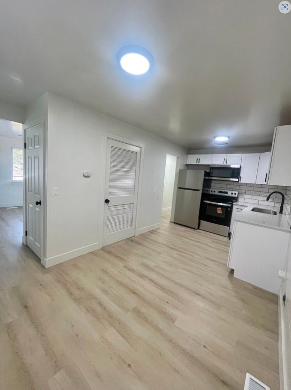 Building Photo - 1340 S 200 E