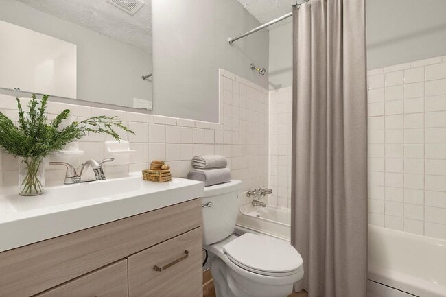 Building Photo - Coves at Columbus on Mayfield Place