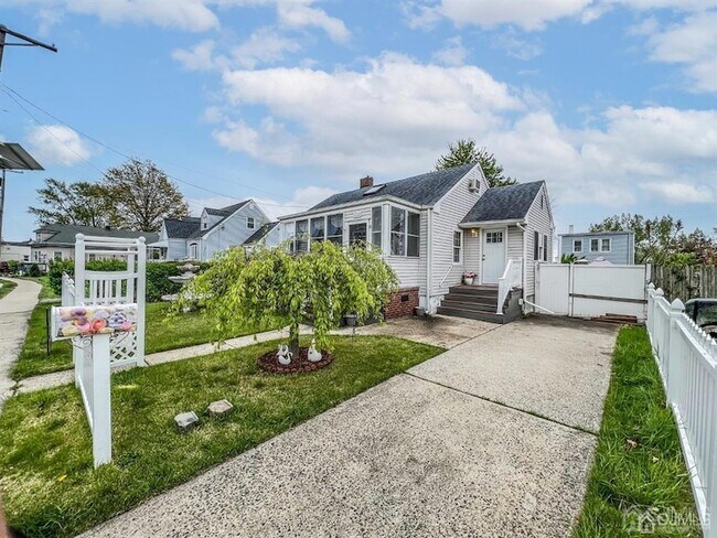 Foto del edificio - 114 Larch St