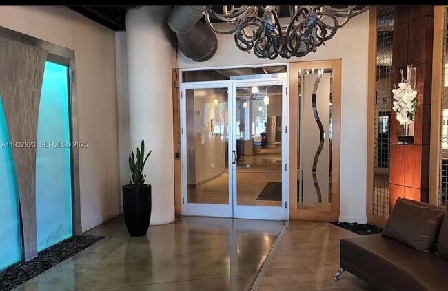 Foto del edificio - 10 SW South River Dr