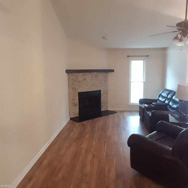 Building Photo - 3 br, 2 bath House - 827 Orangewood Rd