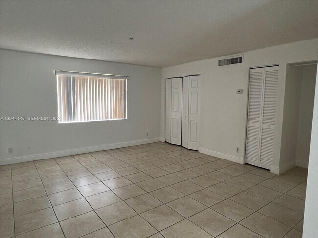 Foto del edificio - 4251 NW 5th St