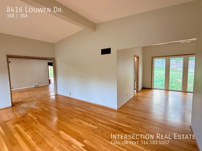 Foto del edificio - 8416 Louwen Dr