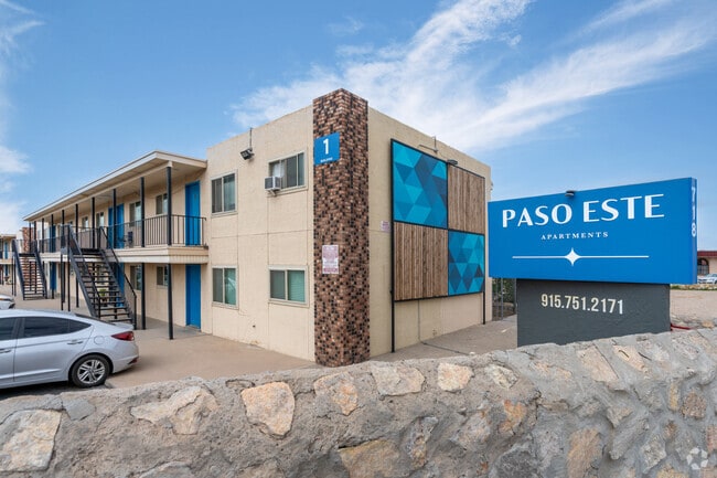Building Photo - Paso Este