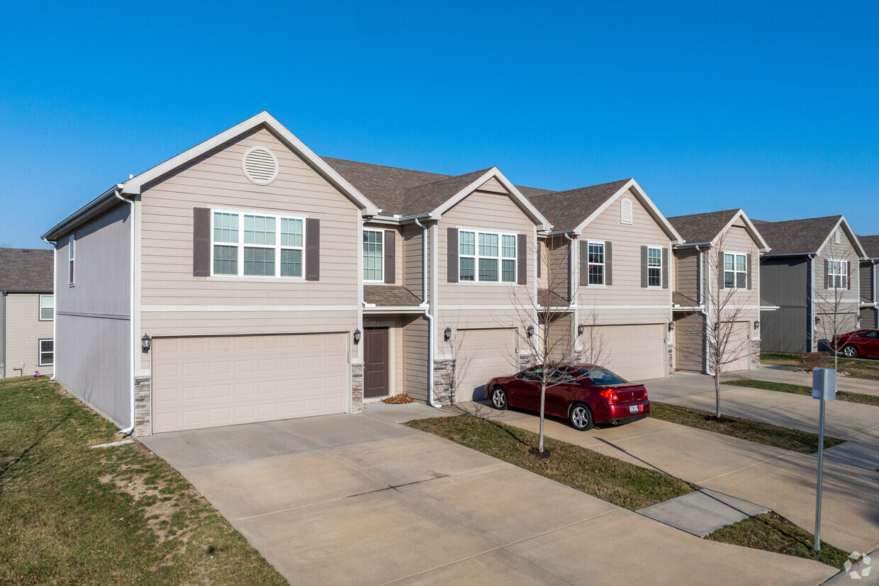 Building Photo - Greystone Townhomes