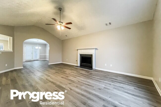Building Photo - 10621 Day Lily Dr
