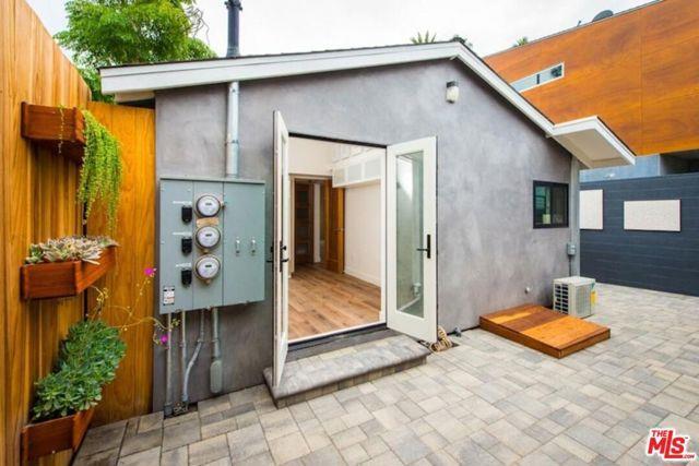 Foto principal - 2341 3/4 Beach Ave