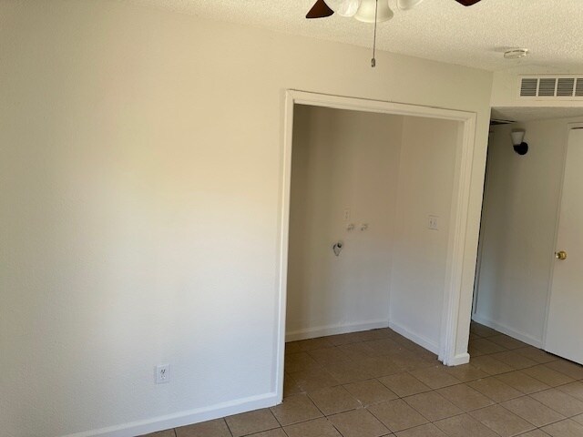 Foto del edificio - Modesto 2 Bedrooms 1 Bathroom Duplex