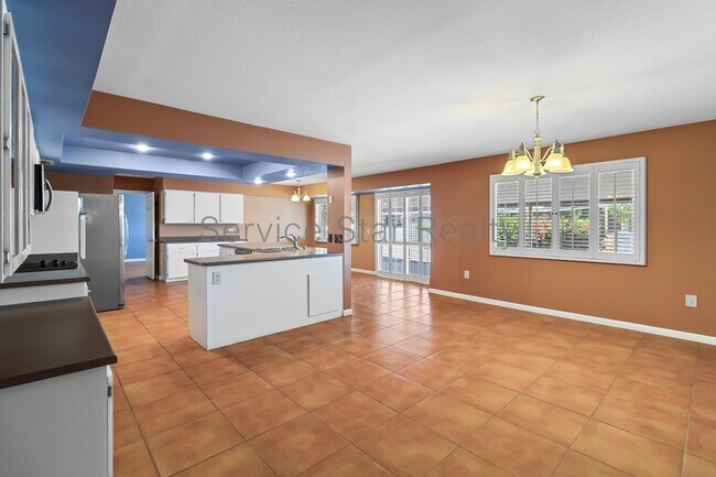 Building Photo - 13422 W Shadow Hills Dr