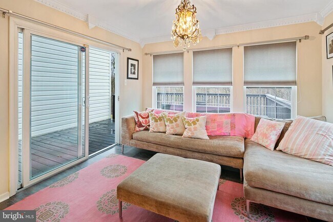 Foto del edificio - 126 Rolling Hill Ct