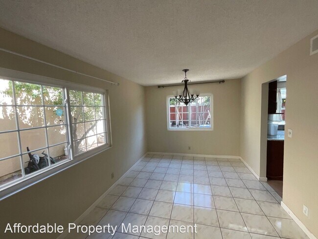 Foto del edificio - 4 br, 2.5 bath House - 4340 Jessica Circle