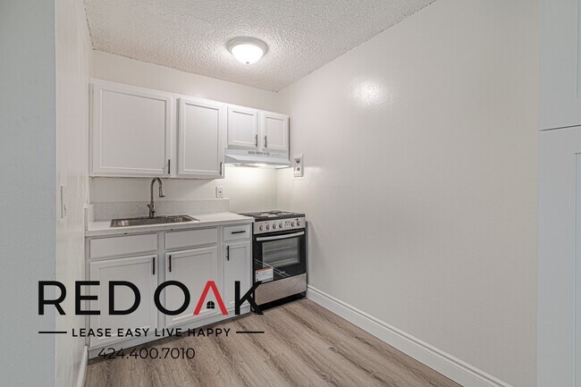 Building Photo - 7466 Rosemead Blvd