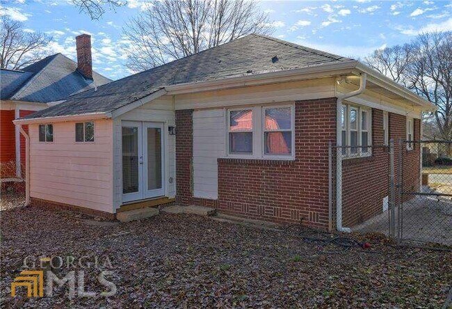 Building Photo - 675 Gillette Ave SW