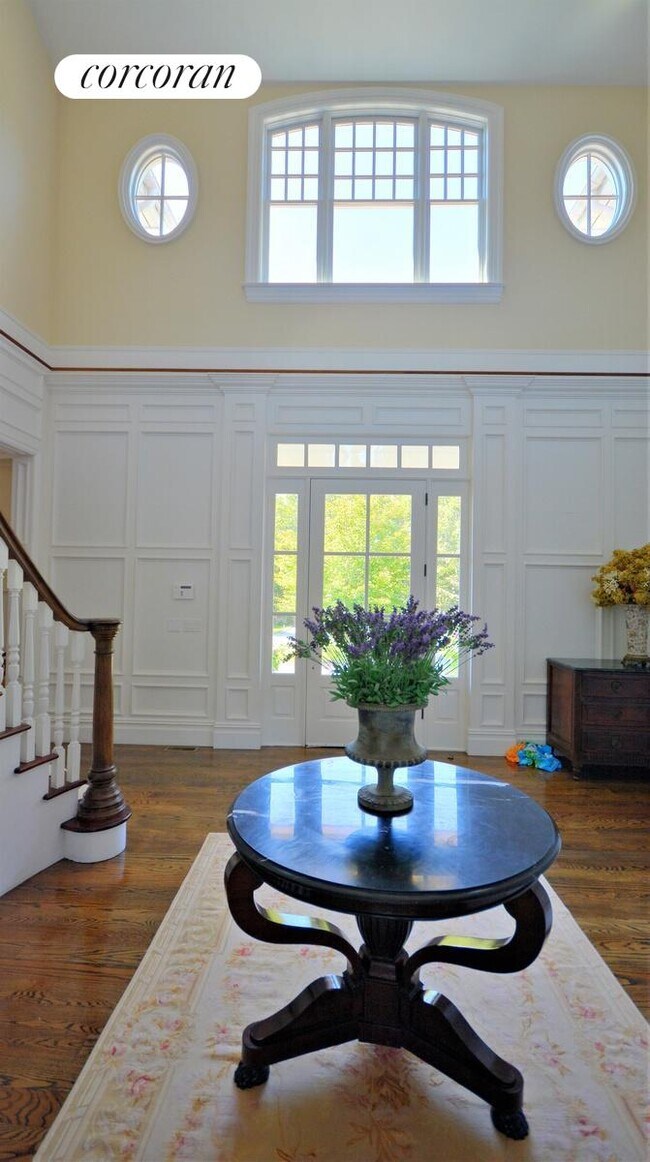Foto del edificio - 215 Roses Grove Rd
