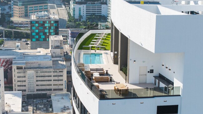 Foto del edificio - 175 NW 1st Ave