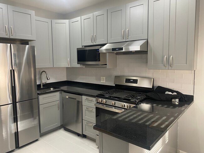 Foto del edificio - 3748 N Clifton Ave