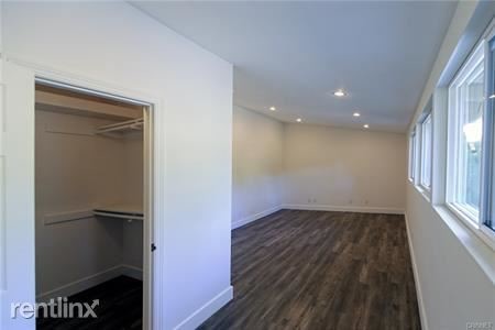 Foto del edificio - 3 br, 2 bath House - 5811 Kelvin Ave