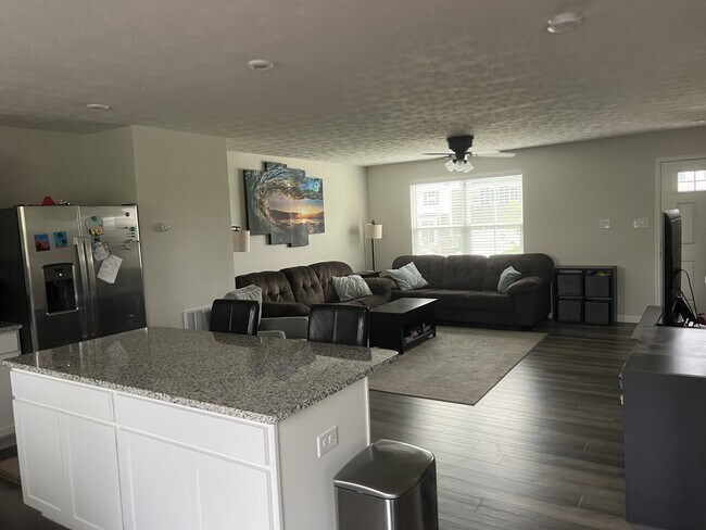 Building Photo - 6590 Rivulet Dr