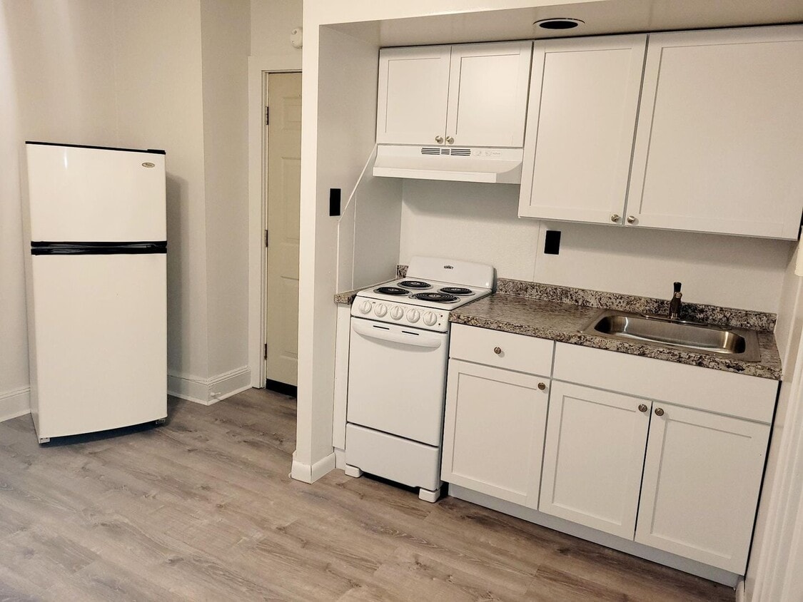 Primary Photo - Great remodeled one bedroom apartment