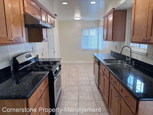 Building Photo - 3 br, 1 bath House - 2351 Fatjo Pl