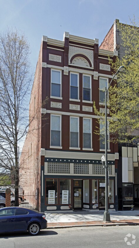 Primary Photo - 11 E Broad St
